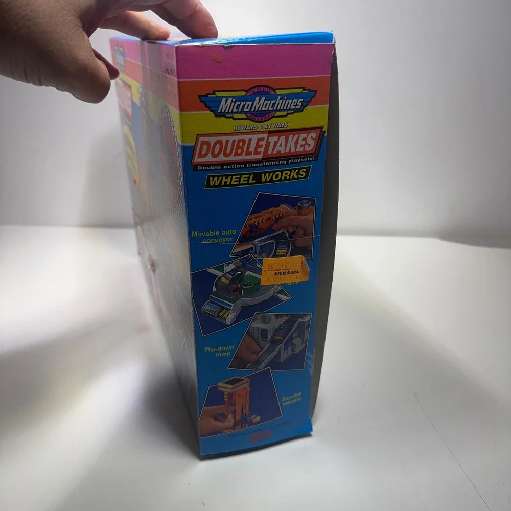 Galoob Micro Machines Double Takes Wheel Works Playset incomplete in Box
